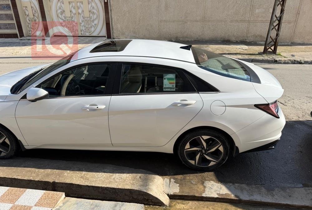 هیۆندای ئەلەنترا